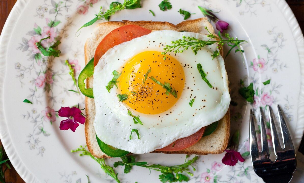 kanapka z jajecznicą na diecie białkowej