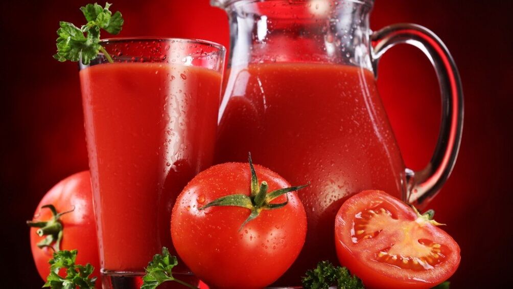 W przypadku zapalenia trzustki bez zaostrzeń przydatny jest świeżo wyciśnięty sok pomidorowy